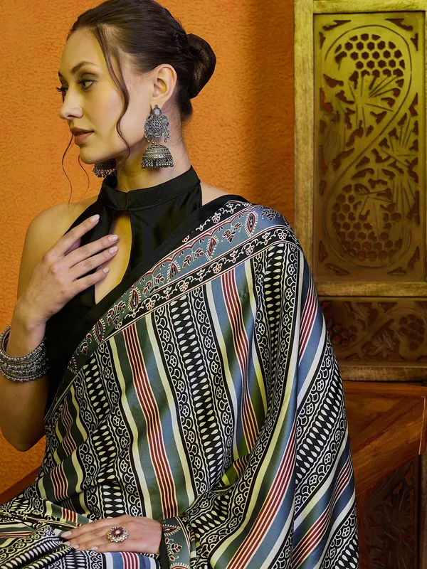 Gray_Trending_Ajrakh_Print_Semi_Modal_Silk_Saree_682002